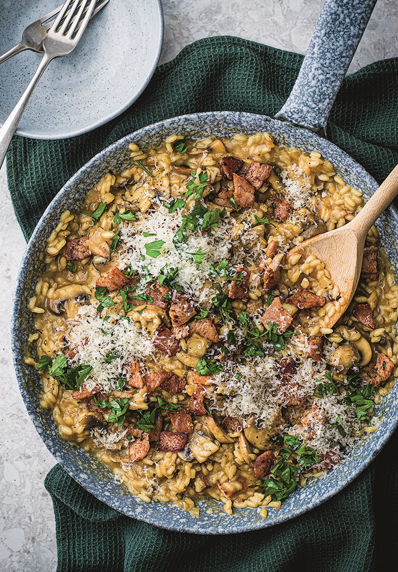 Svamprisotto med kalkonbacon, parmesan och ruccola