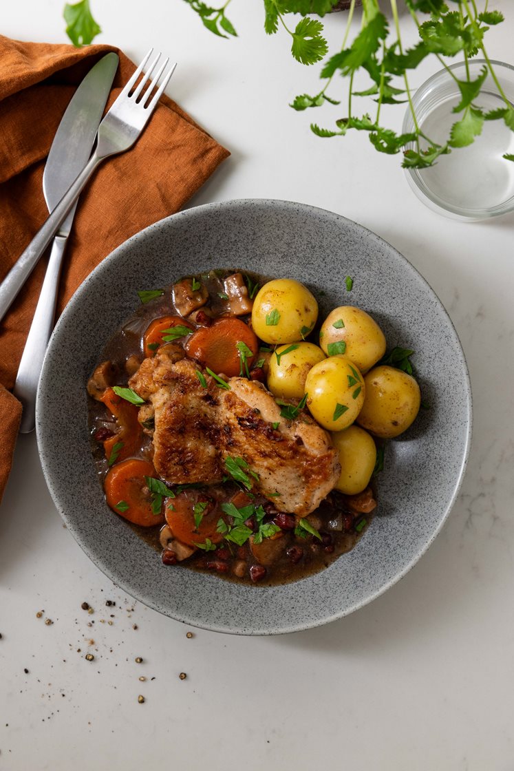 Coq au vin med bacon og kartofler 