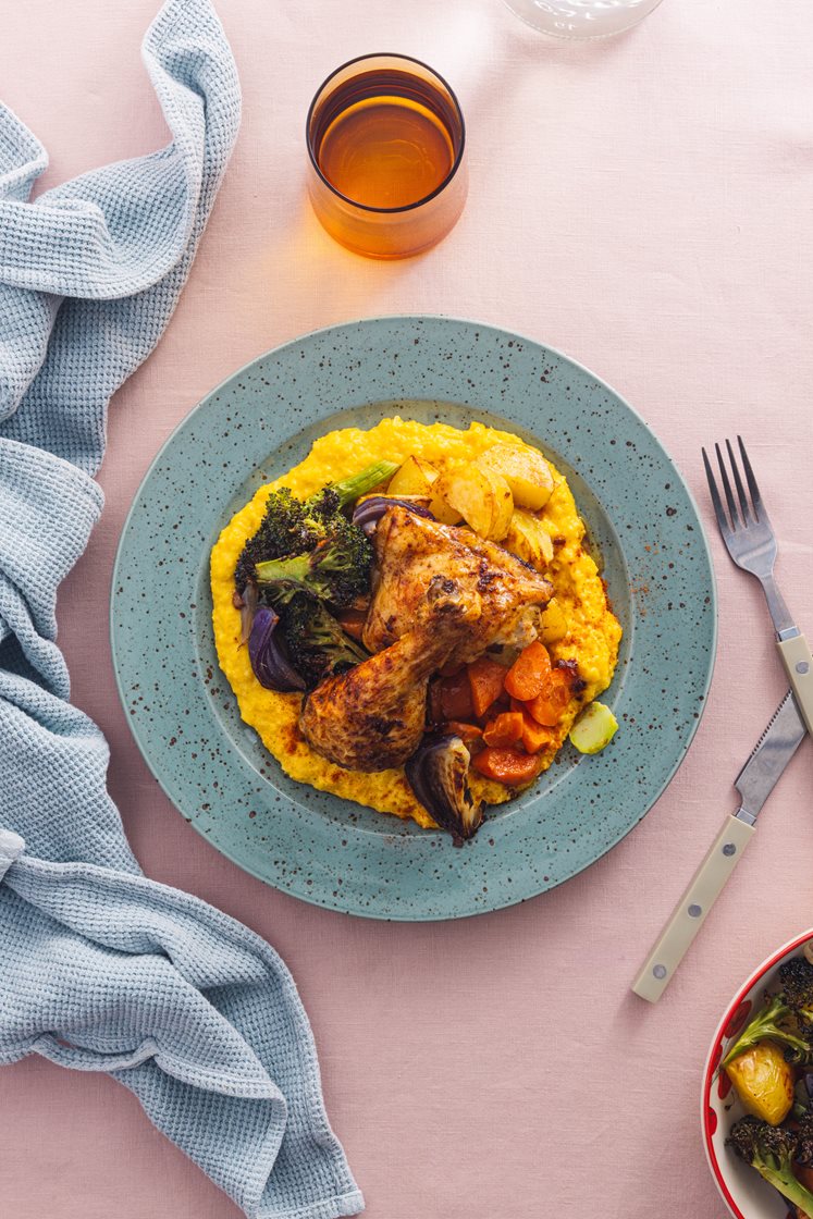 Kyllinglår med røkt chilimix, urtepoteter og maiskrem