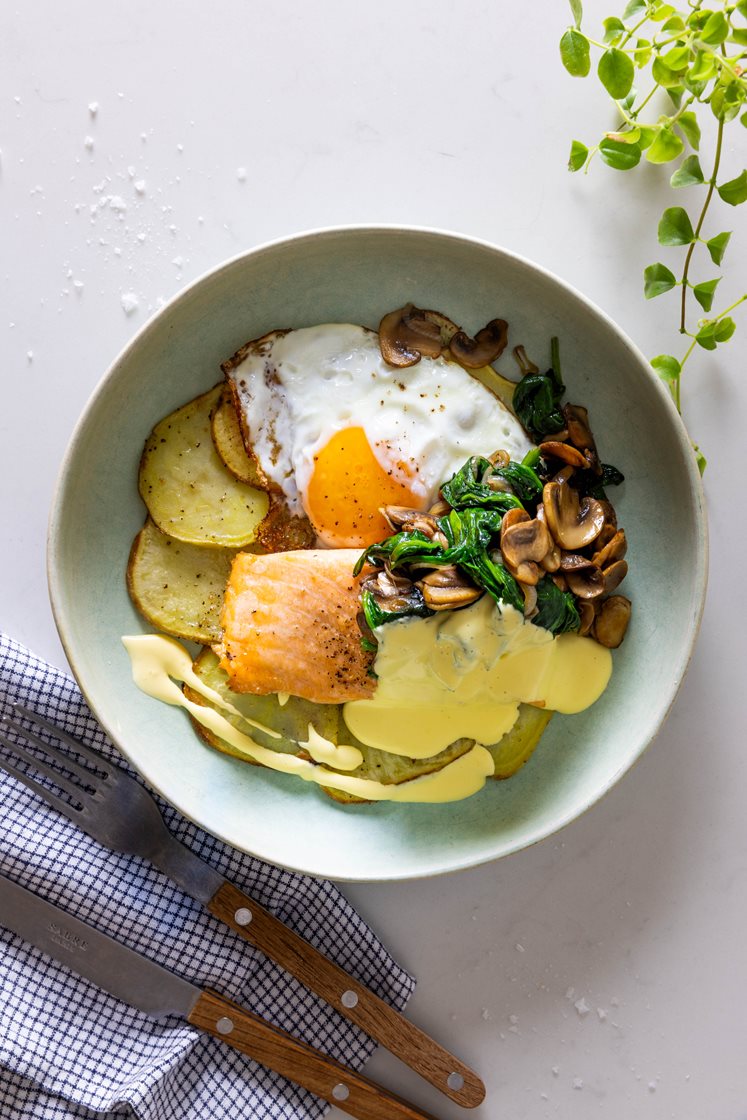 Bagt laks med spinat og æg Florentine style 