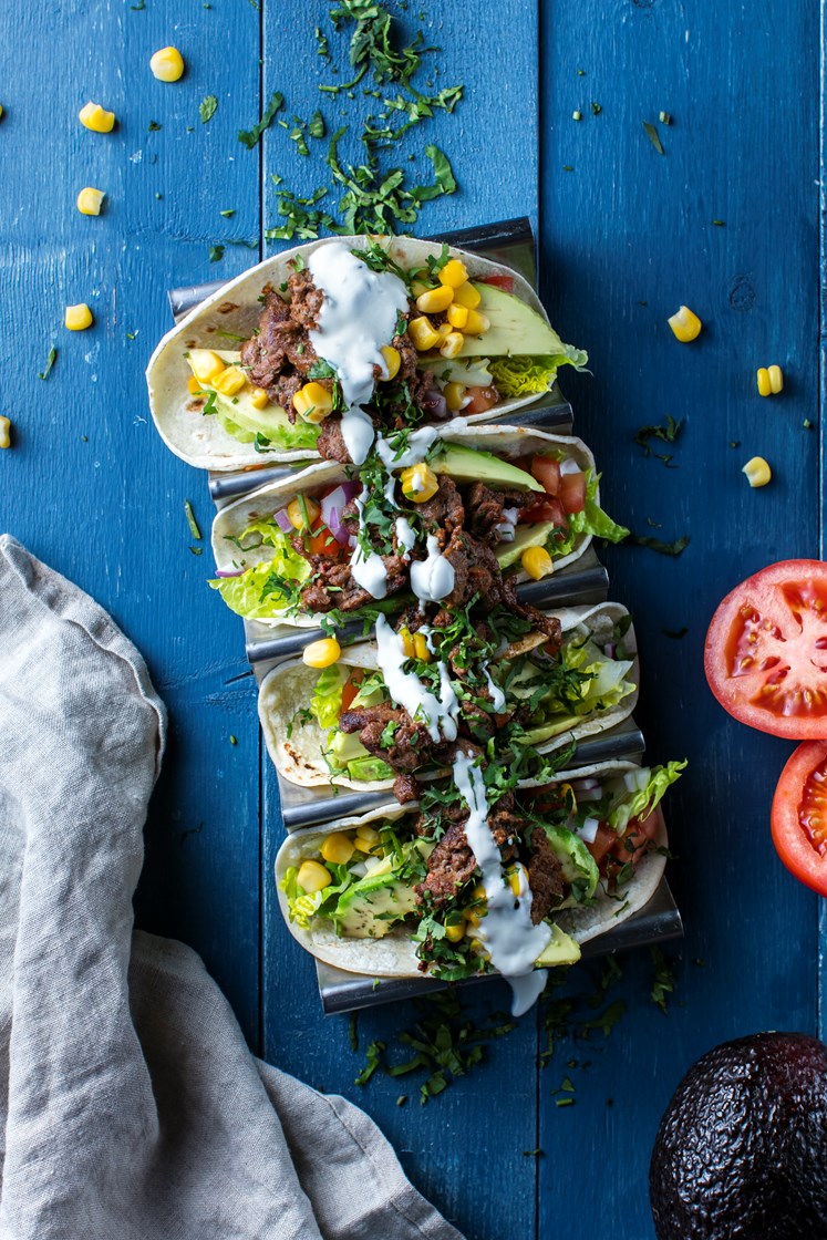 Bifftaco med friske grønnsaker og minimaistortillas