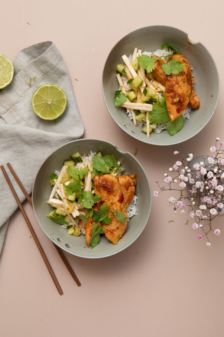 Limekylling med sprød salat og ris