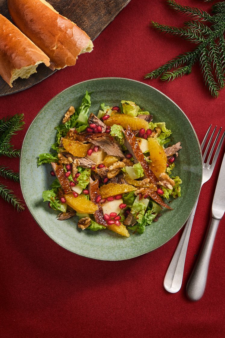 Lun salat med confiteret and, granatæble og appelsin