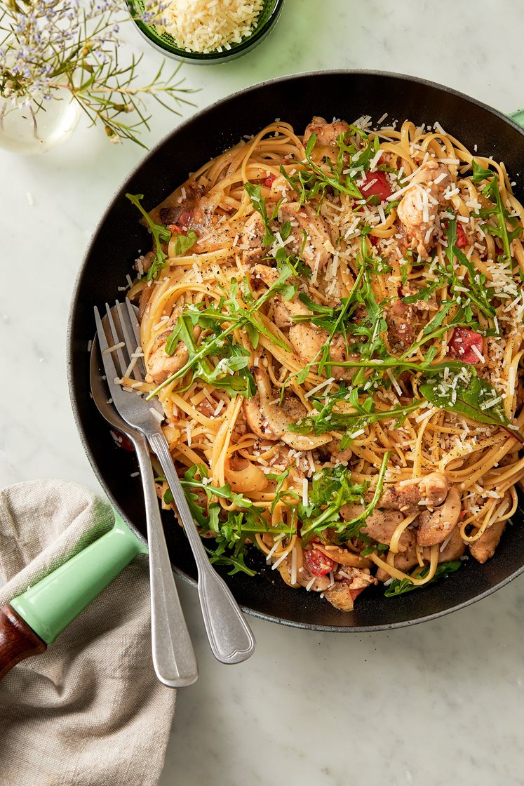 Kycklingpasta med fänkål och riven prästost