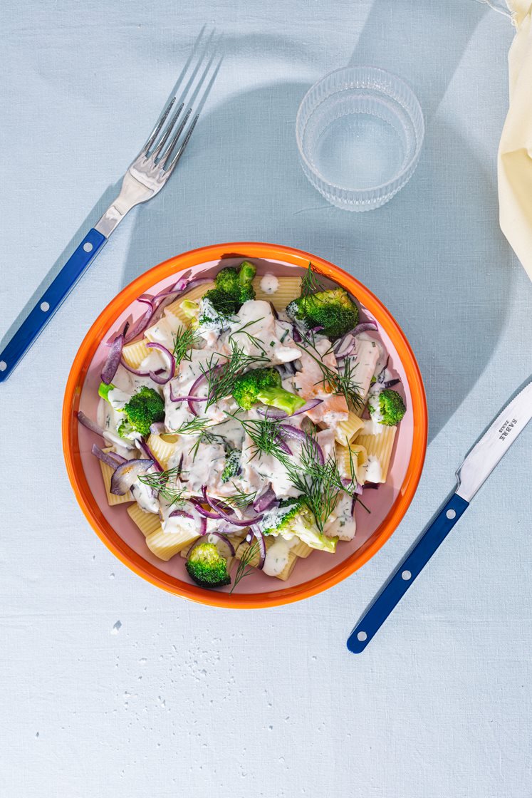 Cremet pasta med røget laks