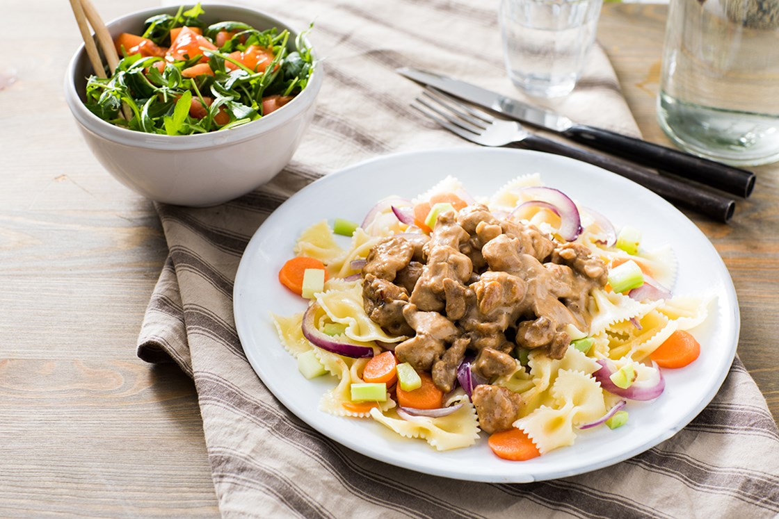 Pasta med kylling, brokkoli og soppsaus