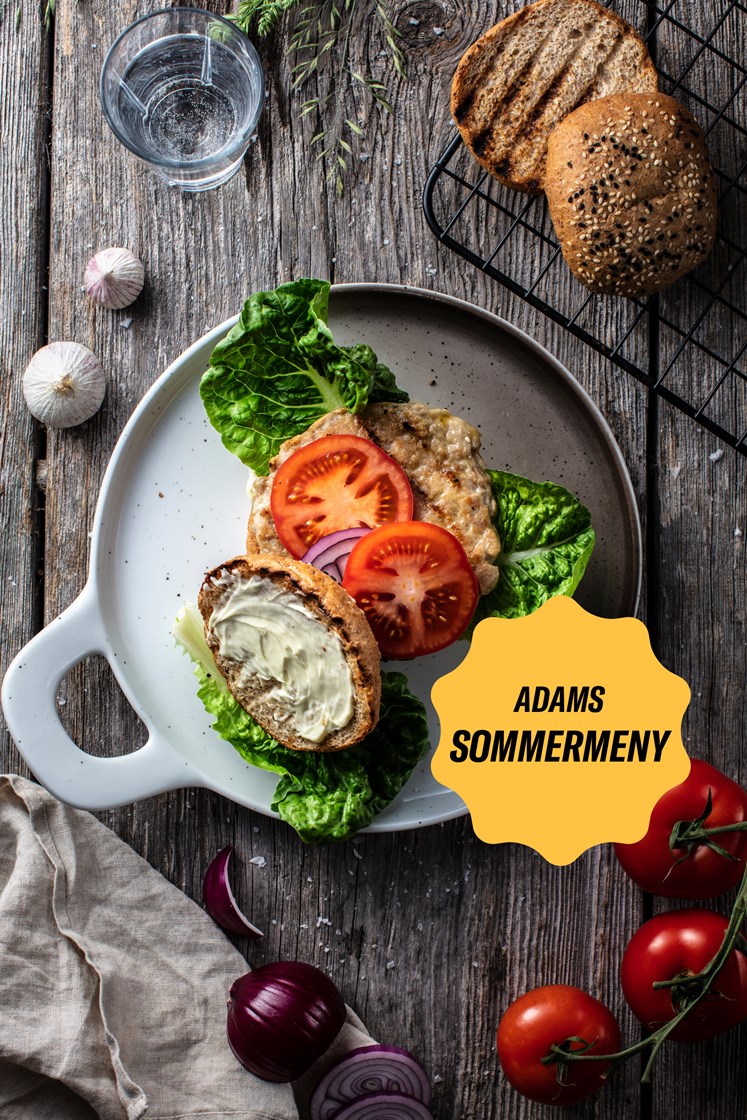 Kyllingburgere med tomat, hjertesalat og aioli