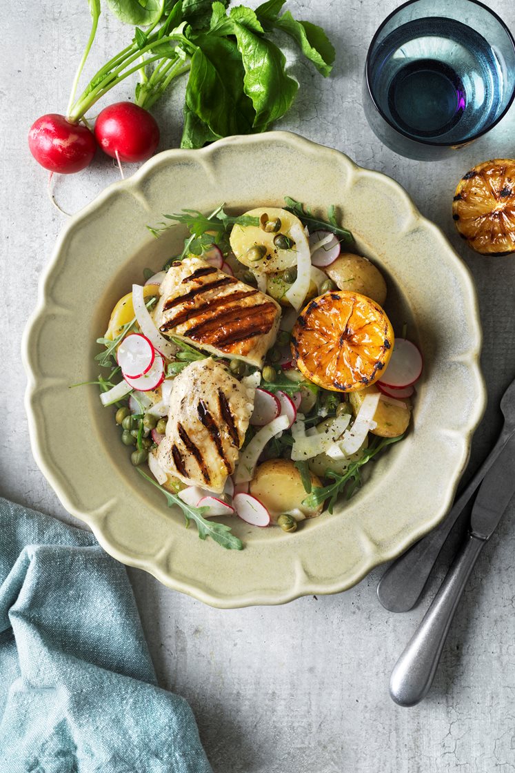 Fransk potatissallad med grillad halloumi och citron