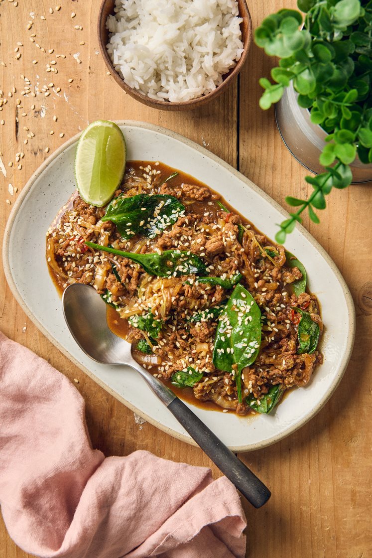Asiatisk fläskfärs med lime, ingefära, chili och sesamfrön