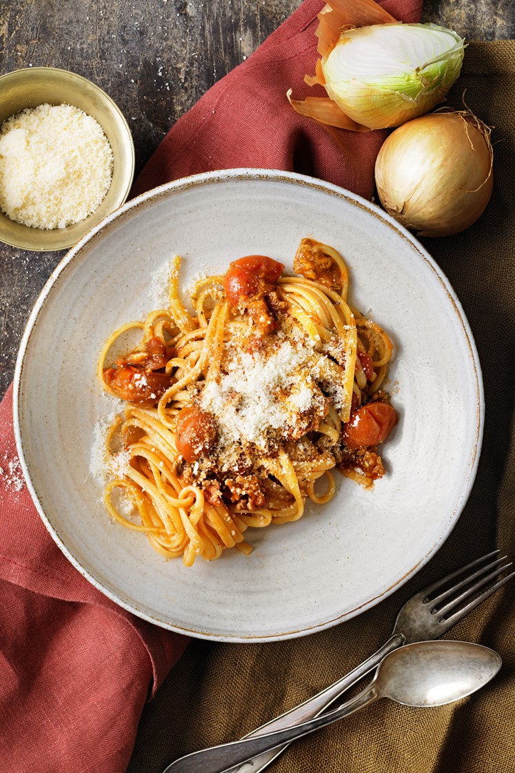 Ragù alla bolognese con parmigiano reggiano