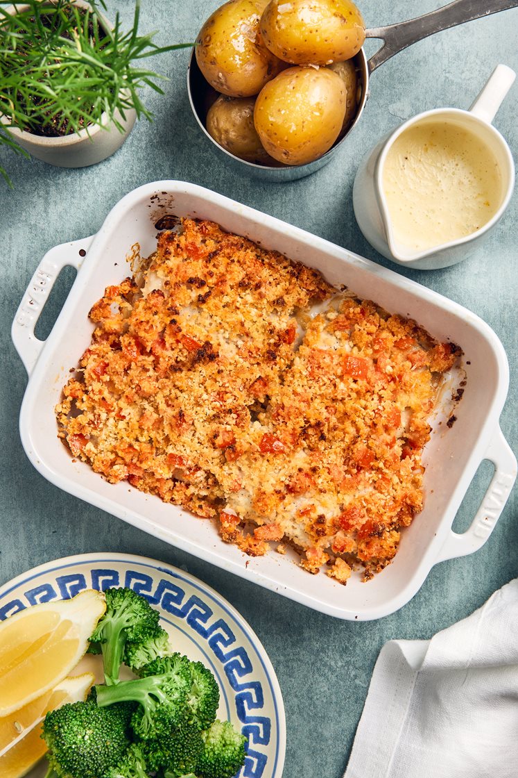 Sprödbakad sejrygg med citron- och parmesansås, broccoli och kokt potatis