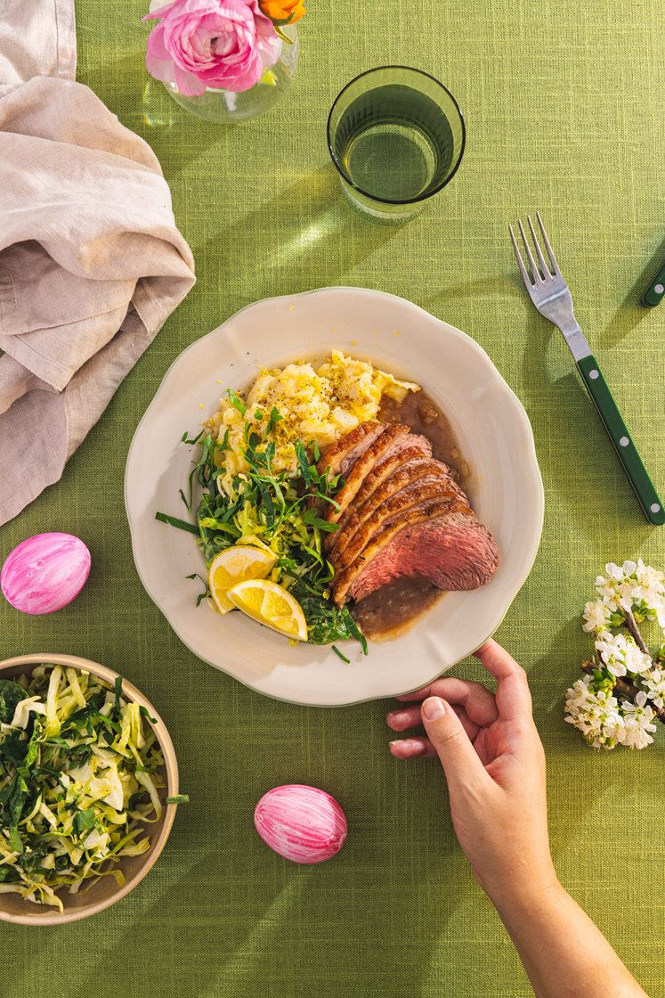 Lammeculotte med asparges, ovnkartofler og sennepssauce med estragon