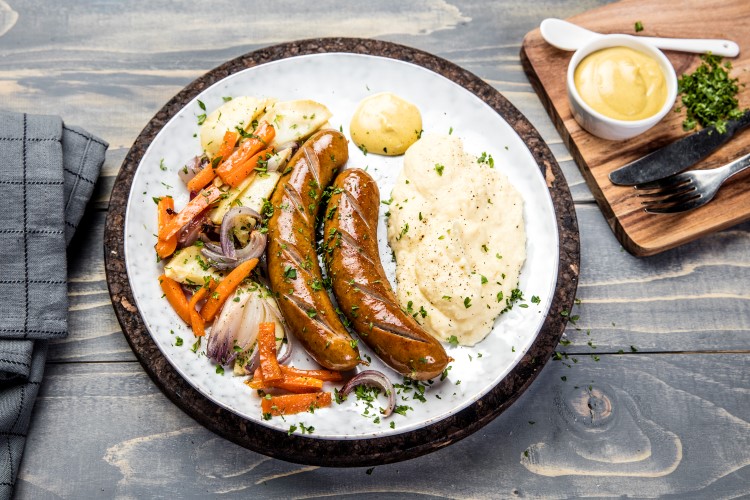 Lammepølser med honningbakte grønnsaker og sellerirotstappe
