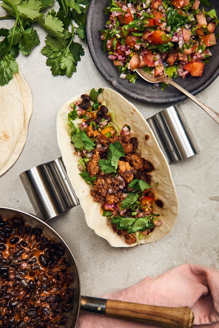 Chorizo- och böntaco med pico de gallo