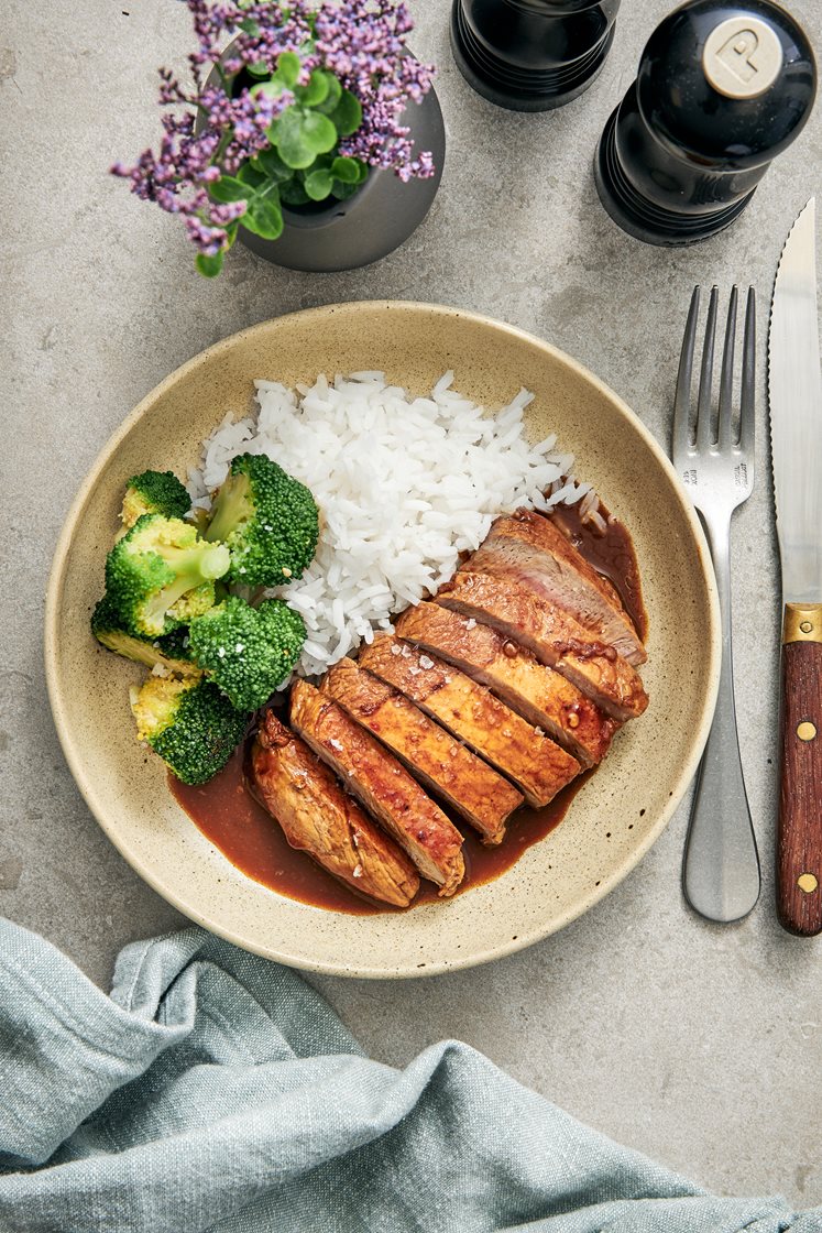 Fläskkotlett i teriyakisås med broccoli