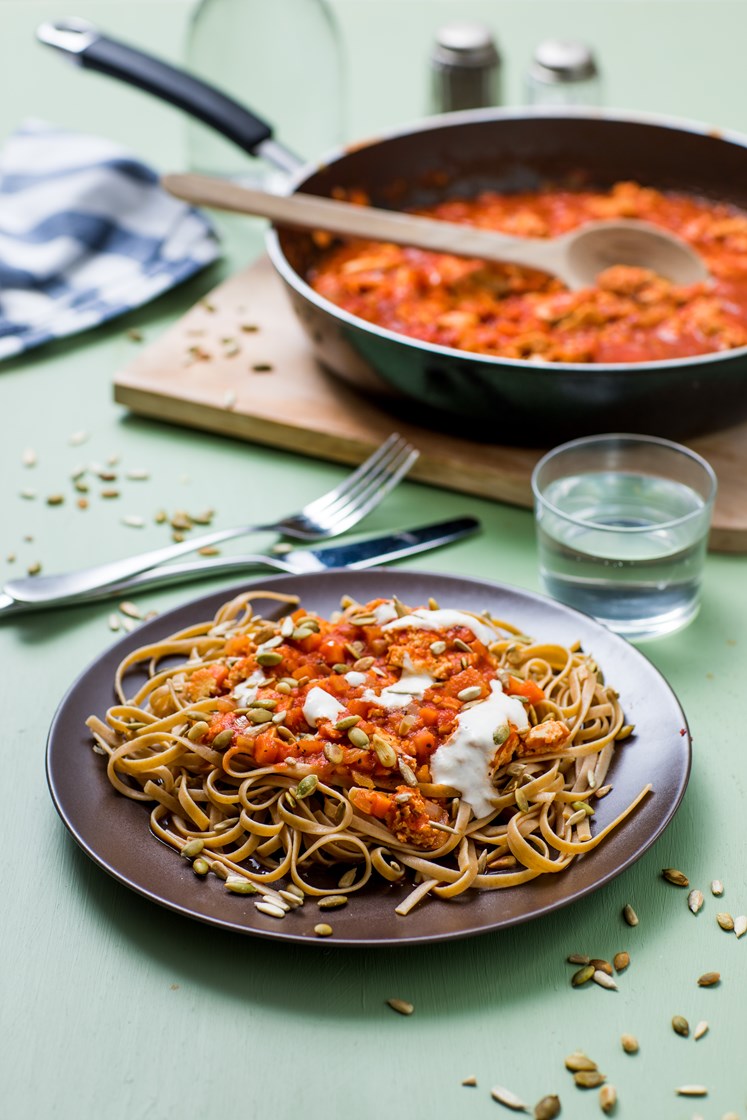 Pasta Bolognese med tofu og ristet kjerneblanding