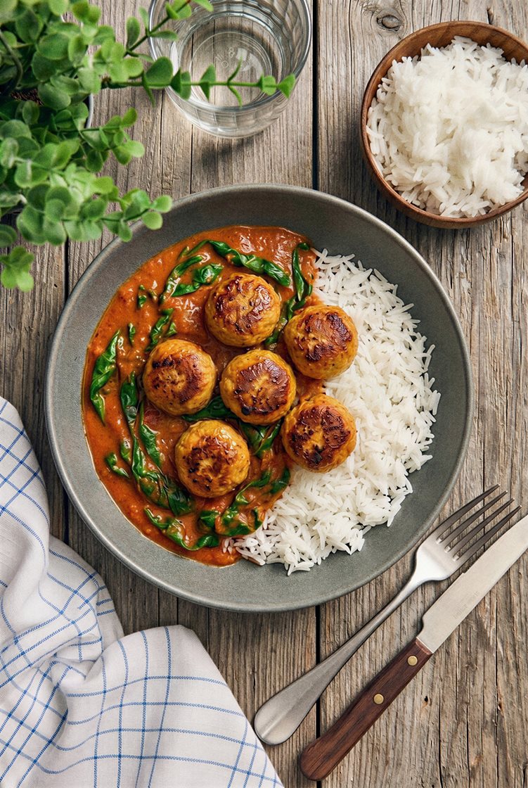 Vegetarisk kofta masala med kokosmjölk och babyspenat