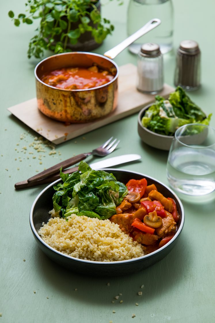 Gryte med svinekam, sopp, paprika og bulgur