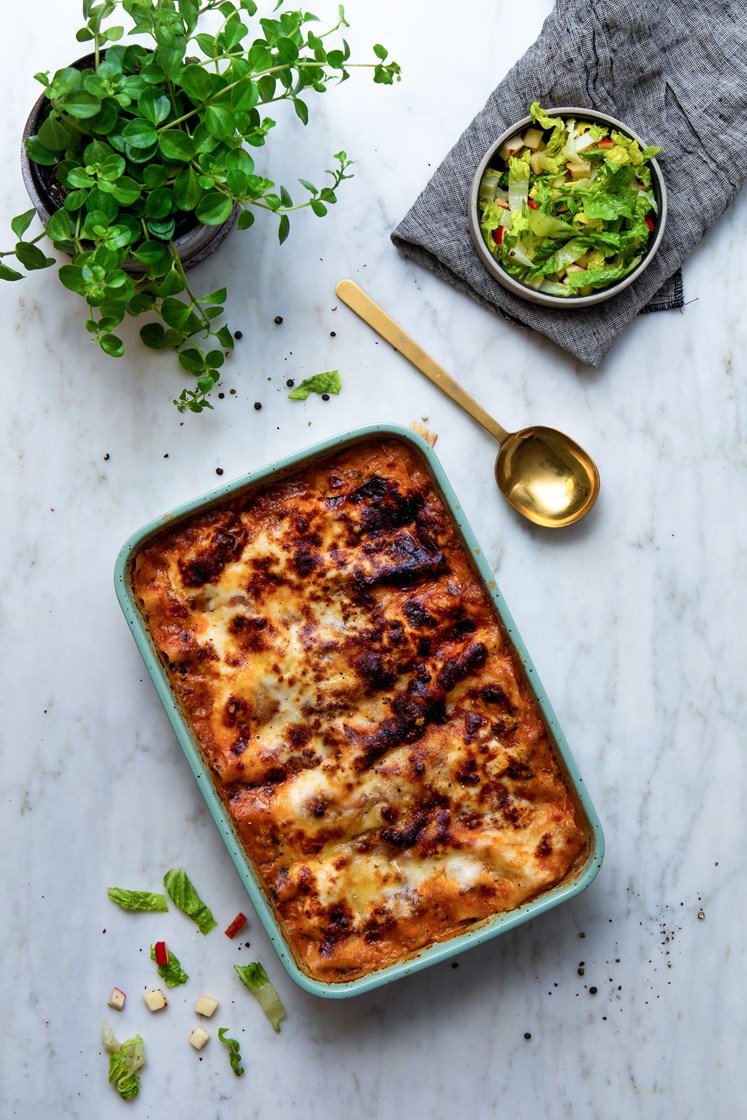 Rask lasagne med frisk eplesalat