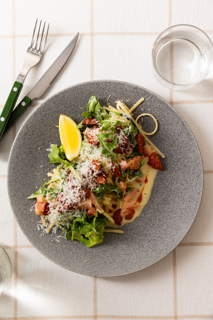 Linguine med citron, sprød chorizo og broccoli