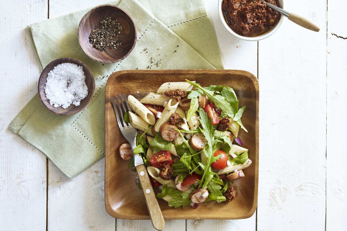 Pastasalat med Roedepølser