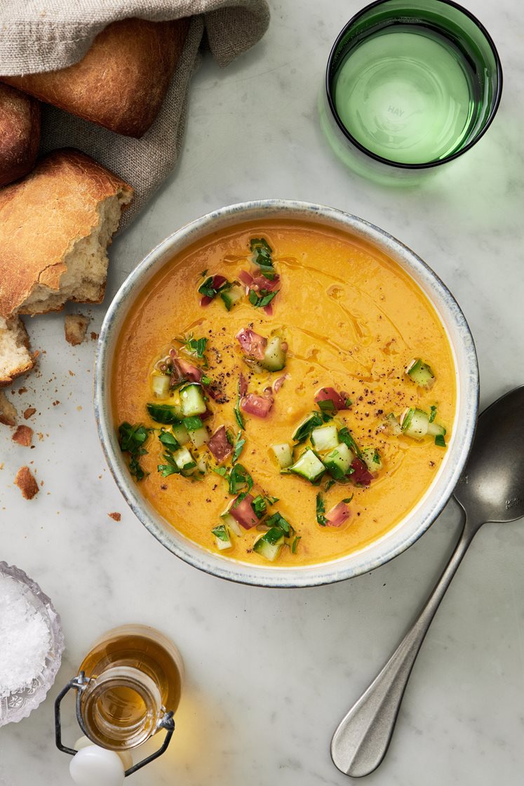 Gulerodssuppe med kokosmælk og brød