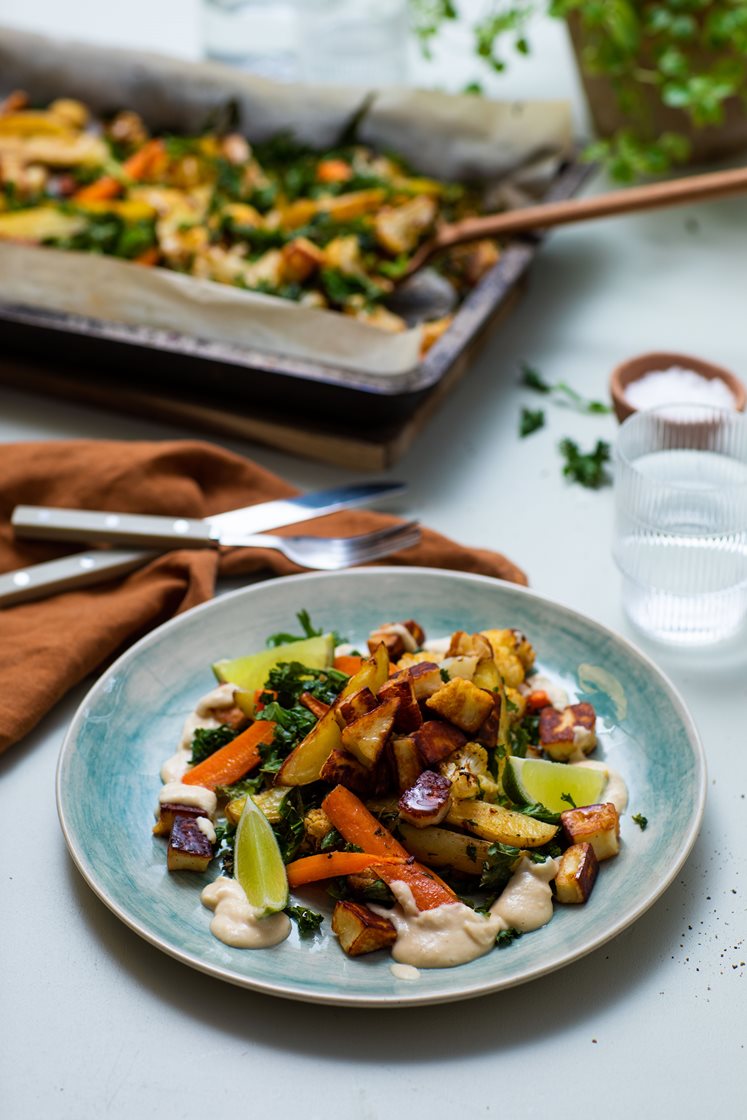 Chilistekte grønnsaker med halloumi og bønnedipp 