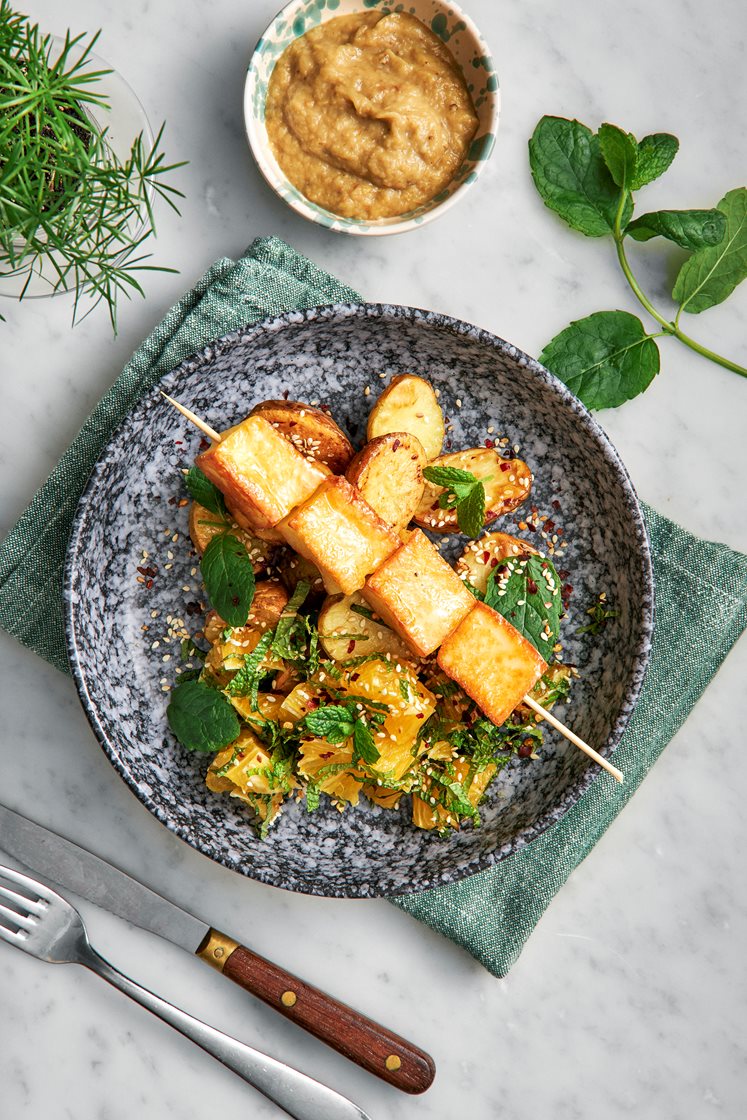 Pannoumispett med baba ganoush, rostad potatis och apelsinsalsa