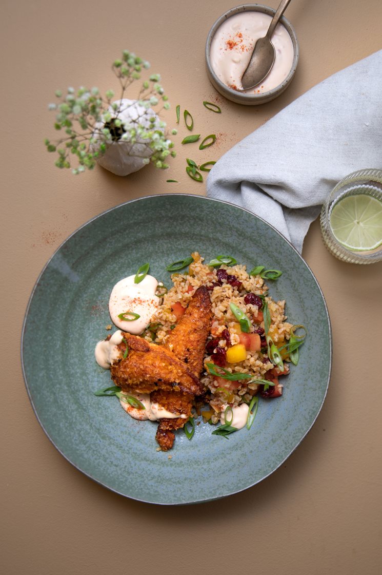 Paprika-chili kylling med tabouleh og sød chilidip