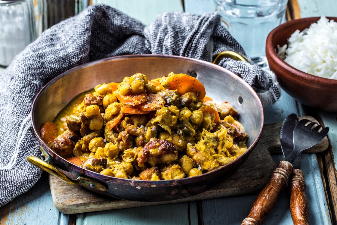 Kylling korma med basmatiris og kikerter Oppskrift Godtlevert