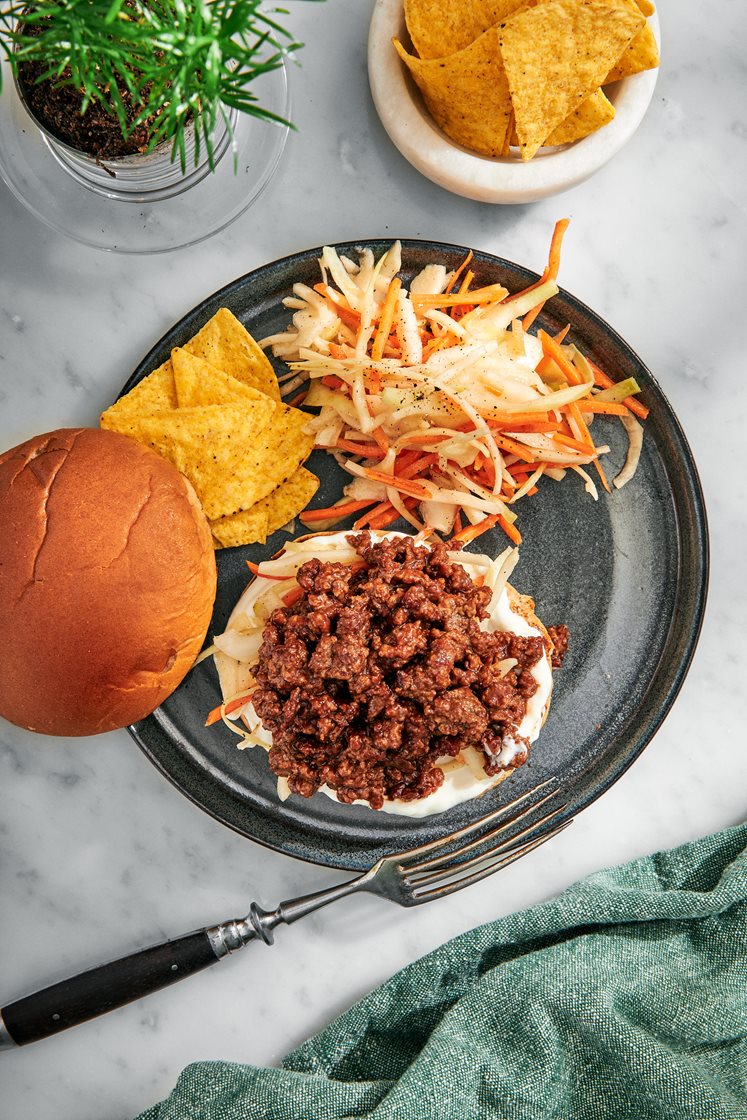 Nytt PIM-id (94138) med nytt bröd Sloppy joe - BBQ-stekt nötfärs i hamburgerbröd med tortillachips