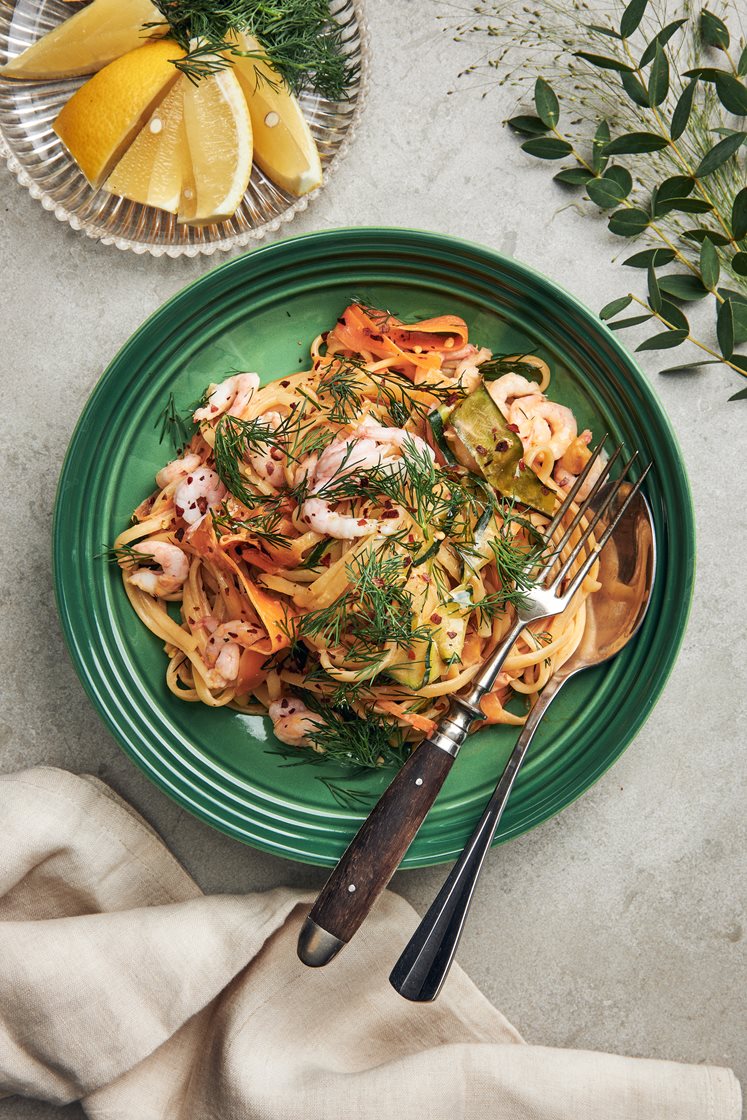 Linguine med räkor, zucchini, dill och citron