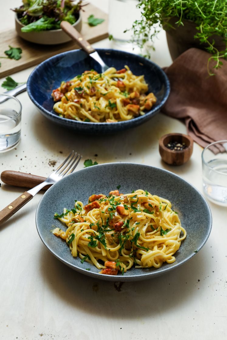 Kremet pasta linguine med halloumi og fersk persille