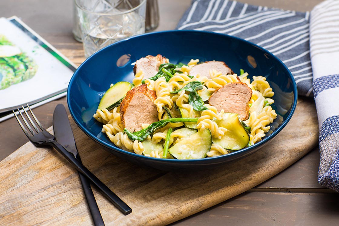 Indrefilet av svin med kremet pasta og spinat