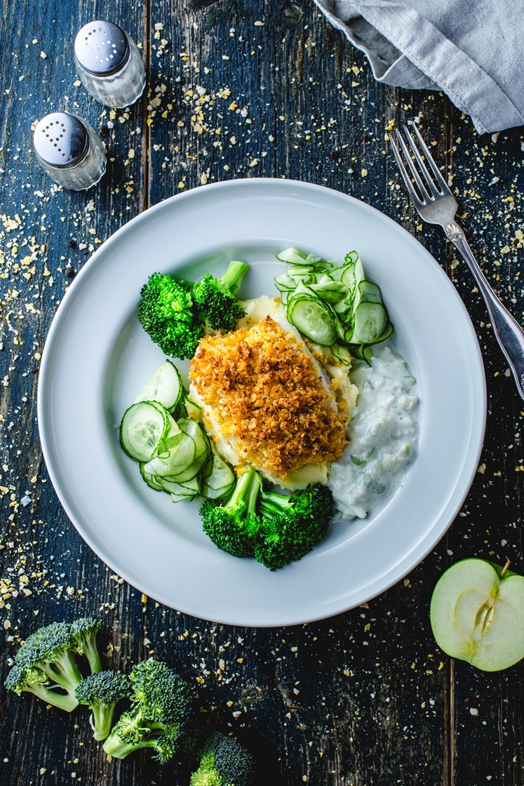 Sei med sitroncrust, agurksalat, epledressing, brokkoli og potetmos