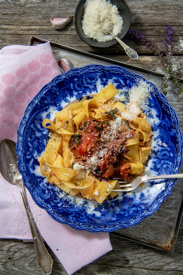 Köttfärssås med grönkål och färsk pasta - Linas Matkasse