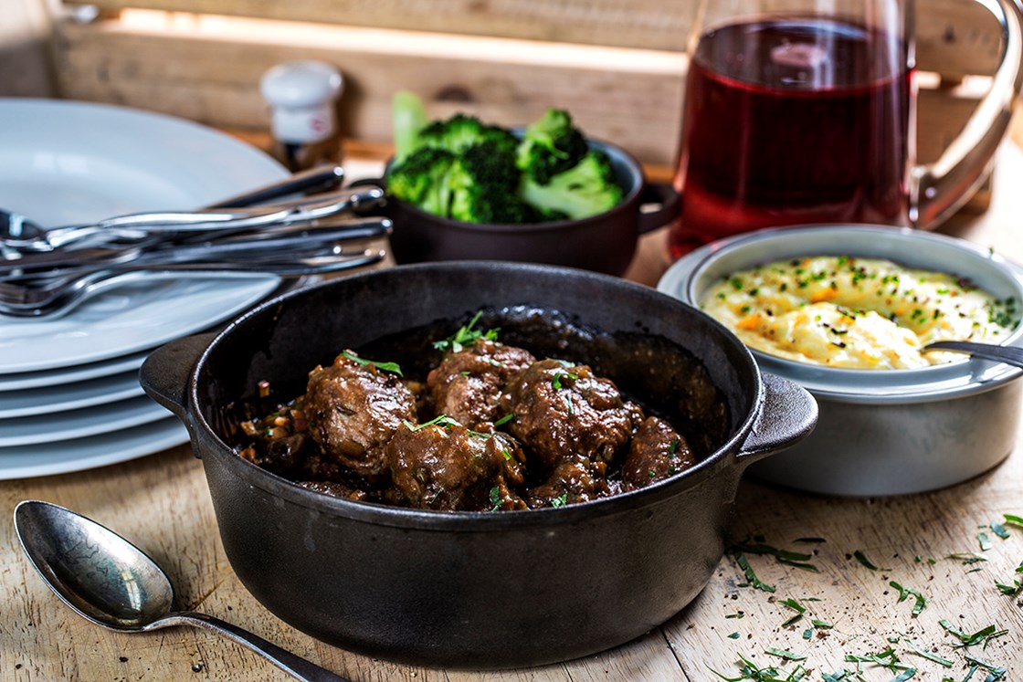 Kjøttkaker med fløtepoteter, gulrot og brokkoli