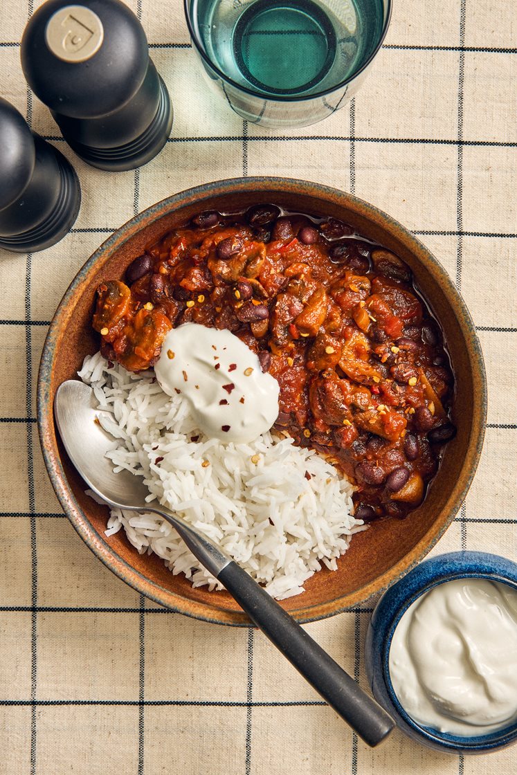 Bönchili med svamp, rökt paprika och basmatiris