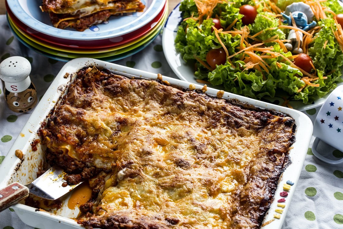 Lasagne bolognese med sprø salat