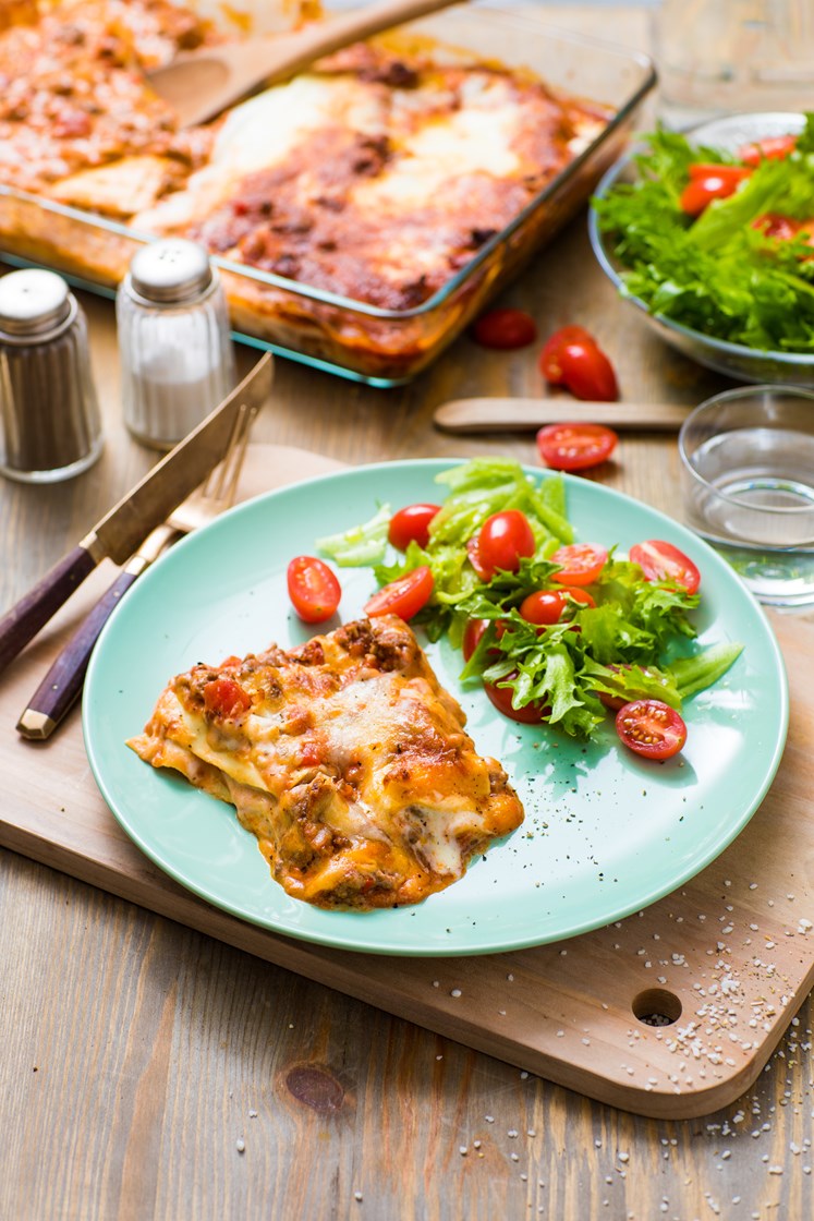 Klassisk lasagne med salat