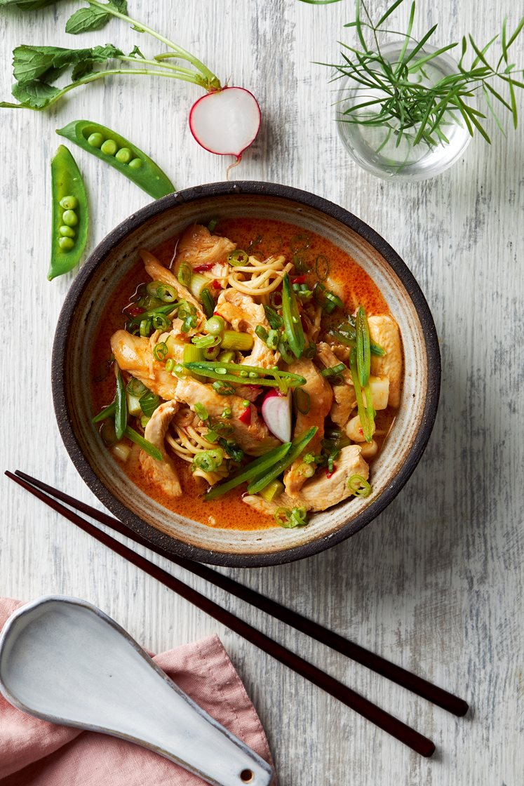 Laksa - Malaysisk nudelsoppa med kokosmjölk, kyckling, citrongräs och salladslök
