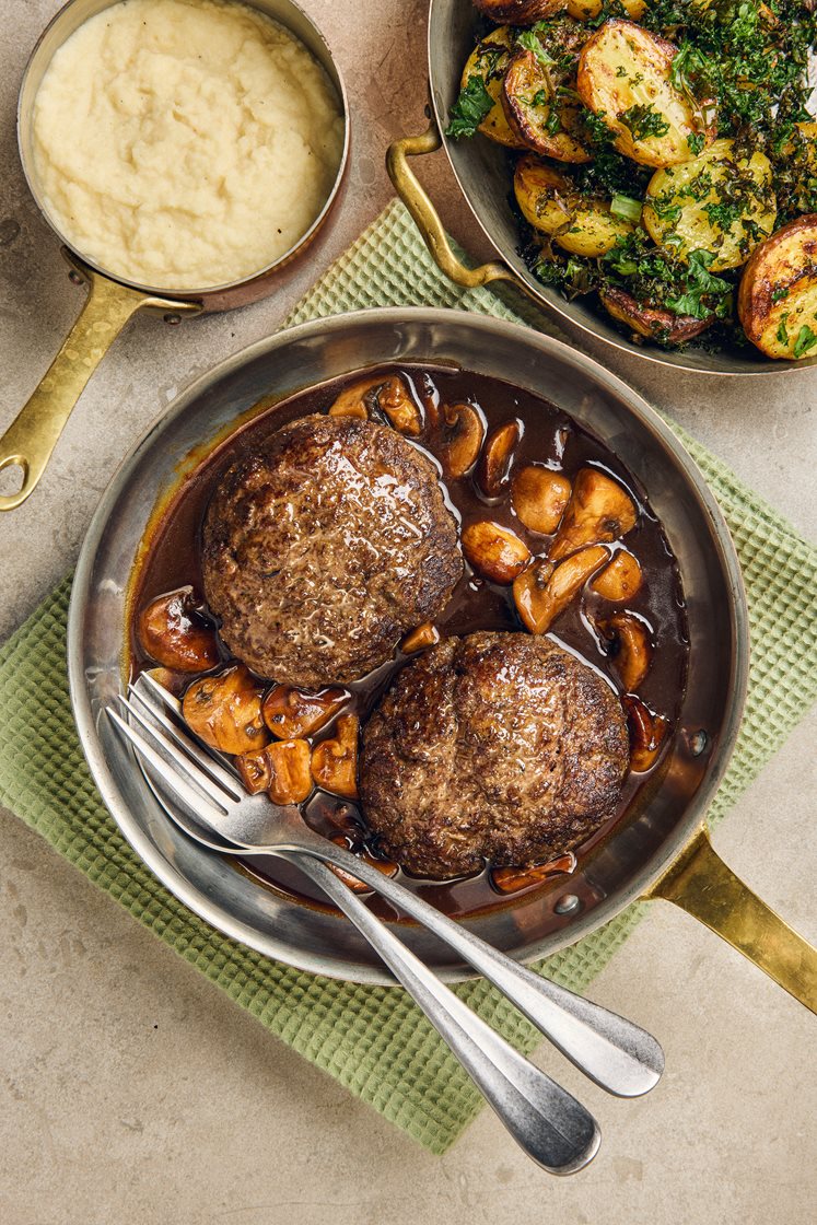 Pannbiff med rotselleripuré, svampsky och grönkålsrostad potatis