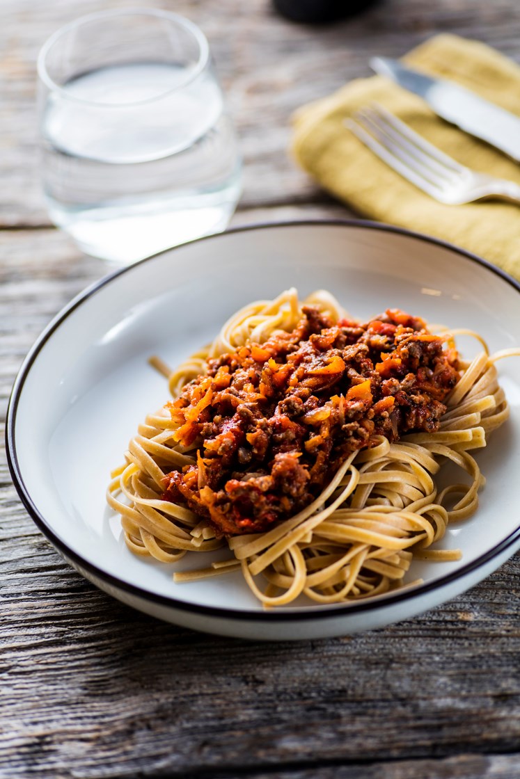 Hjemmelaget bolognese med spagetti og frisk salat