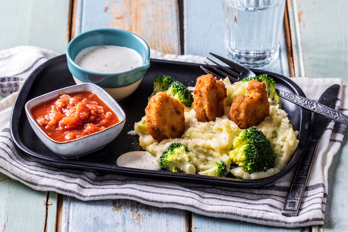 Sprøbakt kylling med potetmos og hvitløksdressing