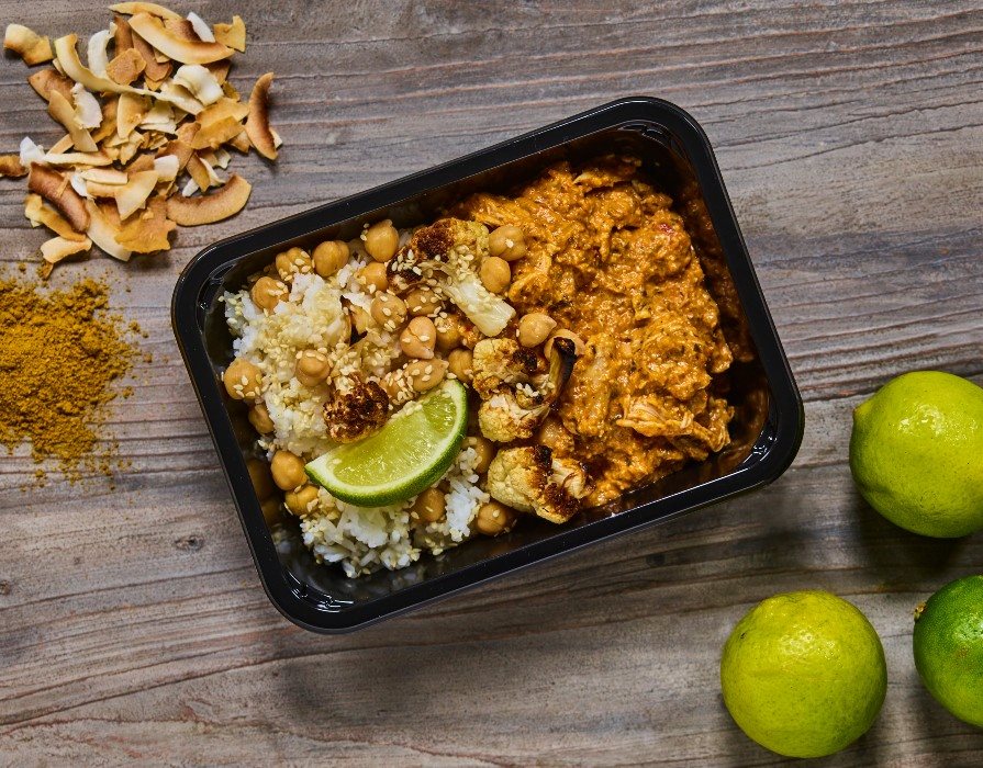 Chana Masala med stegt kylling, kikærter, ris og blomkål