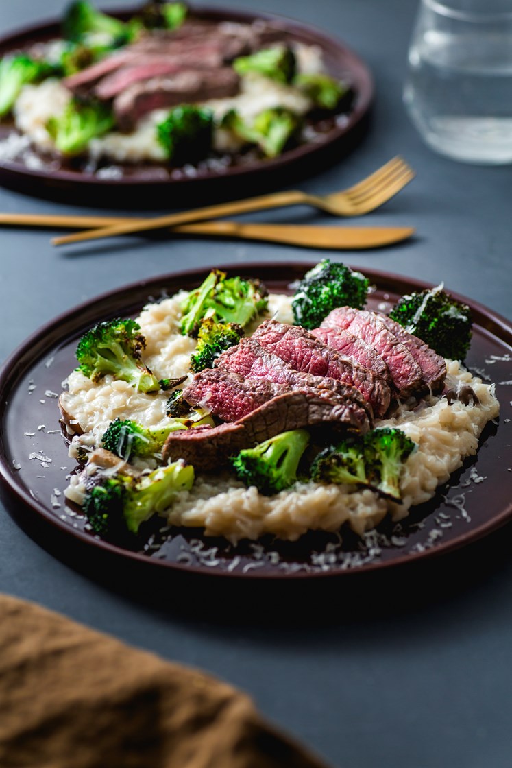 Minuttbiff av okse med sopprisotto, ovnsbakt brokkoli og Gran Biraghi 