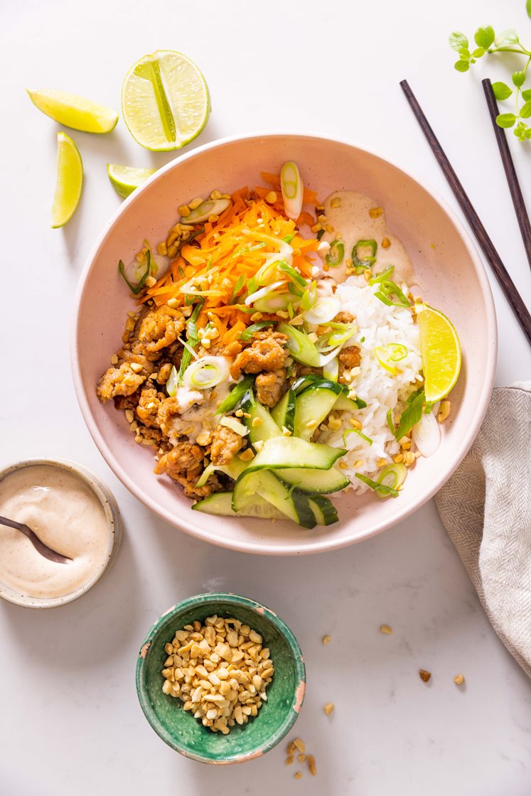 Rice bowl med teriyakikylling og peanuts