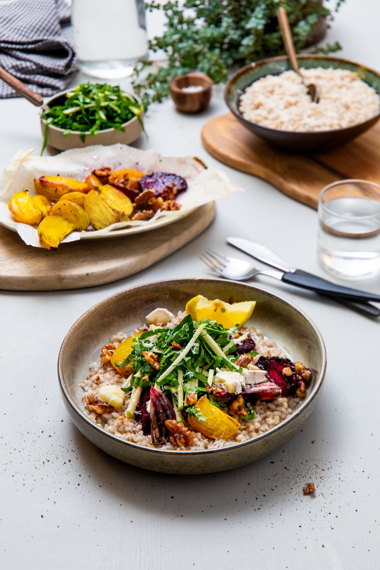 Vegetarbyggotto med ovnsbakte beter, valnøtter og skjørost 