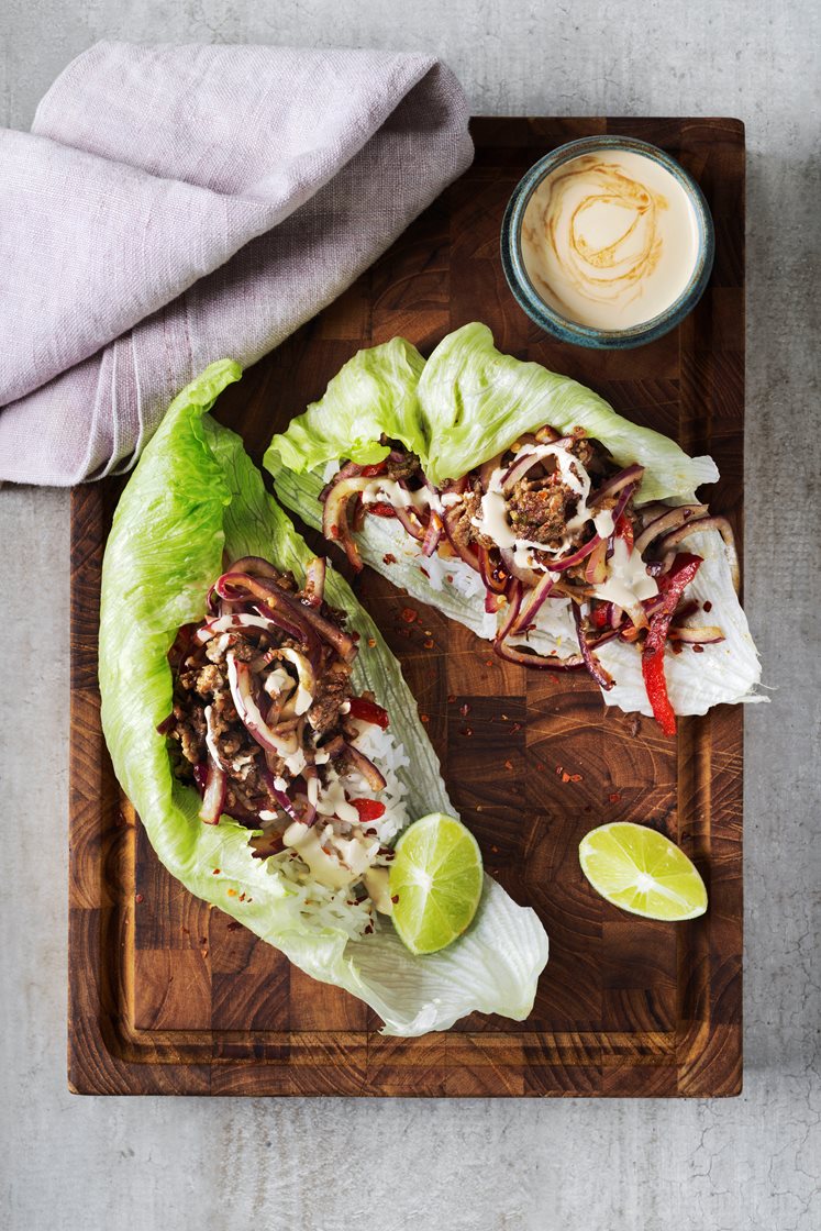 Larb med nötfärs, sallad och sojacrème fraiche 