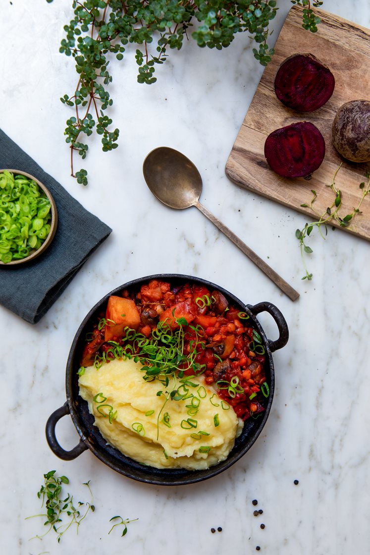Beet bourguignon med timian, sellerirot og potetmos